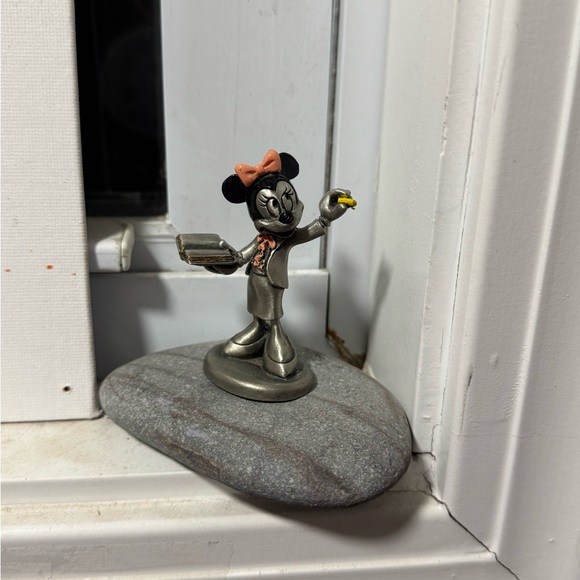 Disney Other - Minnie Mouse teacher 👩‍🏫 Pewter figurine 🐭 🩷